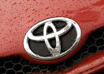 Σε νέα ανάκληση 8.000 φορτηγών Tacoma pickup προχωρά η Toyota