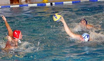 «Σκαρφάλωσε» ο ΝΟ Πατρών, νίκη παραμονής η Λάρισα, εύκολα ο ΠΑΟΚ στην Α1 πόλο ανδρών