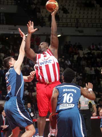 Διπρόσωπος ο Ολυμπιακός, επικράτησε της Καβάλας με 92-73