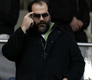 Απάντηση Πατέρα σε «παπαγαλάκια», δυσαρέσκεια για Λέτο