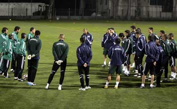 Ο Νιόπλιας ζήτησε από τους παίκτες να σηκώσουν κεφάλι