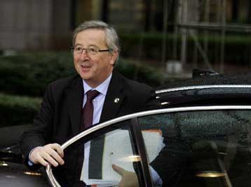 Ασφυκτικές πιέσεις από το Eurogroup για πρόσθετα μέτρα