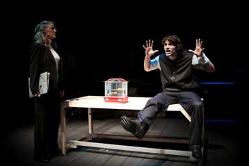 «59 σερβίτσια μόνο» στο θέατρο «Τόπος Αλλού»