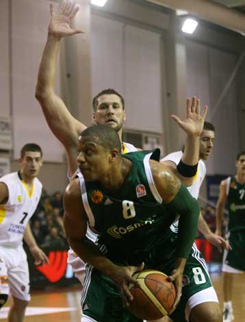 «Αιώνιες» νίκες πριν τον τελικό, στον Κολοσσό το ροζ φύλλο