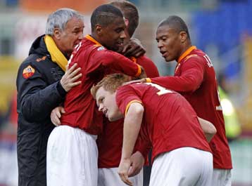 Να παίξουν σαν Ρωμαίοι ζητά από τους παίκτες του ο Ρανιέρι παρά την απουσία του Τότι