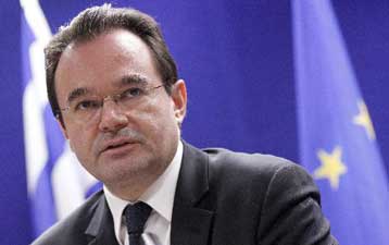 «Κόκκινη γραμμή» για την κυβέρνηση το ενδεχόμενο περικοπής του 14ου μισθού