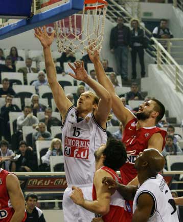 «Το μυαλό στον ΠΑΟΚ» είπε ο Γιαννάκης, «να είμαστε ανταγωνιστικοί» ο Μαρκόπουλος