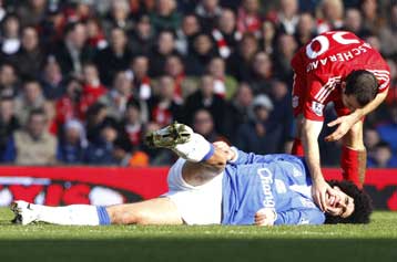 «Χάνει» τη σεζόν ο Φελαϊνί μετά το μαρκάρισμα του Κυργιάκου