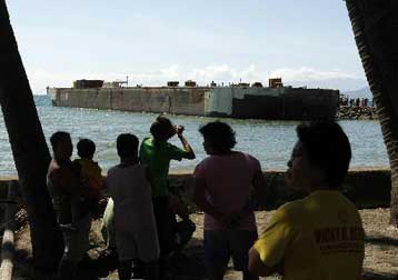 Νεκροί τρεις εργάτες λόγω διαρροής χημικής ουσίας από φορτηγίδα στις Φιλιππίνες