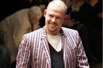 Αυτοκτονία ο θάνατος του Αλεξάντερ ΜακΚουήν, λένε οι βρετανικές αρχές