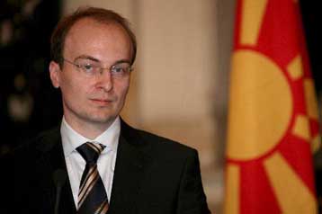 Τις ελληνικές «κόκκινες γραμμές» καυτηριάζει η ΠΓΔΜ αναμένοντας τον Μ.Νίμιτς