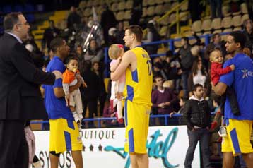 Τρεις αγωνιστικές στην ΑΕΚ και δύο στο Περιστέρι