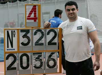 Πανελλήνιο ρεκόρ και όριο για το παγκόσμιο από τον Σταματόγιαννη στη σφαιροβολία