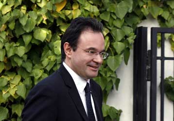 Τρία σενάρια για την αναπροσαρμογή των συντελεστών του ΦΠΑ