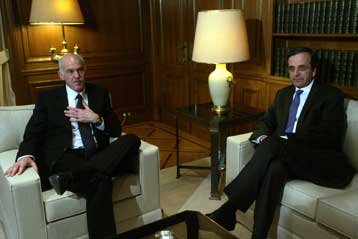 Βολές εκατέρωθεν κυβέρνησης-ΝΔ για τη συναίνεση στην αντιμετώπιση της κρίσης