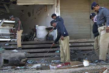 Δεκάδες νεκροί από έκρηξη βόμβας στο Πακιστάν