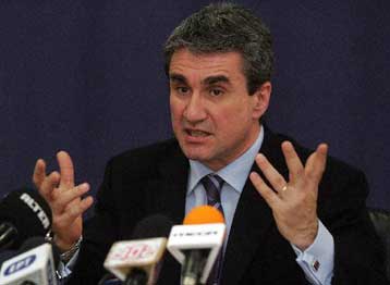 «Δεν θα θιγούν ώριμα ασφαλιστικά δικαιώματα» επαναβεβαιώνει ο Ανδρέας Λοβέρδος