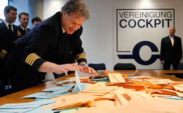 Τα δύο τρίτα των πτήσεών της ακυρώνει η Lufthansa λόγω της απεργίας των πιλότων της