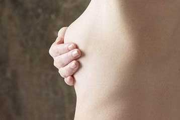 Απαγορεύει η Ιταλία τις αισθητικές επεμβάσεις στήθους για τα ανήλικα κορίτσια