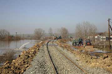 Κλιμάκιο του ΣΥΡΙΖΑ στις πληγείσες από τις πλημμύρες περιοχές του Έβρου