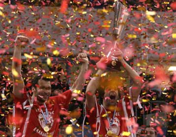 Κυπελλούχος ο Ολυμπιακός μετά από 8 χρόνια… φαγούρας