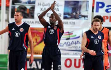 «Ξεφορτώθηκε» την παρέα του Ηρακλή από την κορυφή ο Ίκαρος / Έσπερος