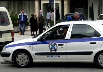 Στον εισαγγελέα για οπλοκατοχή δύο άτομα που συνελήφθησαν στον Αγ.Παντελεήμονα