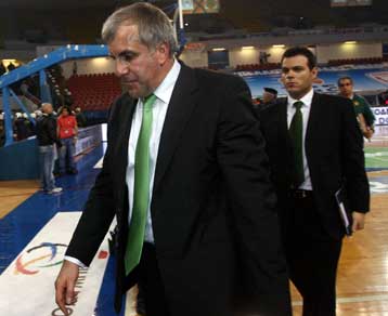 Οι τίτλοι είναι 19-2 αν δεν κάνω λάθος, αποστομώνει ο Ομπράντοβιτς