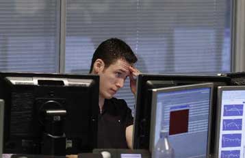 Στάση αναμονής στην αγορά ομολόγων για την ευρω-βοήθεια, στις 314 μονάδες το spread