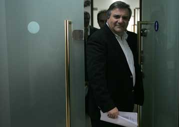 Αυστηρότερες ποινές για τους διεφθαρμένους δημόσιους λειτουργούς