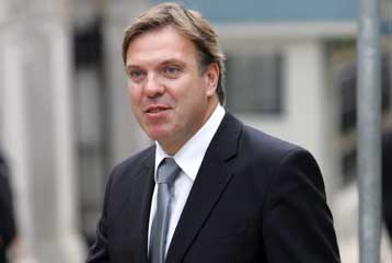 Ανεβαίνουν οι τόνοι μεταξύ κυβέρνησης και ΝΔ για την οικονομία