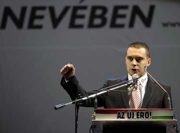 Προ των πυλών του Κοινοβουλίου η ακροδεξιά, προειδοποιεί ο Ούγγρος πρωθυπουργός