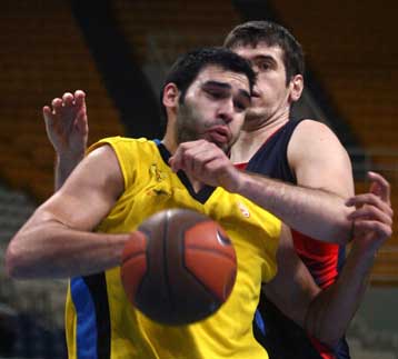 Και ο Μαυροειδής στο αεροπλάνο για Βελιγράδι, την Πέμπτη το ματς με την Παρτιζάν