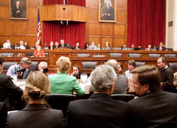 Απολογητικός εμφανίζεται ο πρόεδρος της Toyota κατά την έρευνα του Κογκρέσου