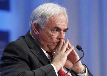 Καθήλωση δαπανών για καταπολέμηση του δημόσιου χρέους συστήνει το ΔΝΤ στα μέλη του