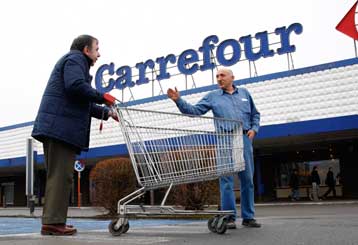 Απολύσεις και λουκέτα χάριν ανταγωνιστικότητας για την Carrefour στο Βέλγιο