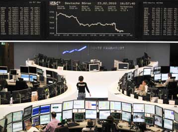 Πτώση στα ευρωπαϊκά χρηματιστήρια και τη Γουόλ Στριτ την Τρίτη