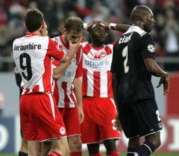 Ήττα από την Μπορντό στο «Καραϊσκάκη» με χαμένες ευκαιρίες και διαμαρτυρίες