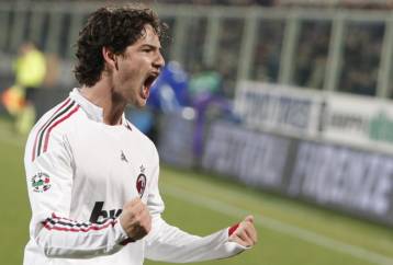 Η Μίλαν πέρασε δεύτερη νικώντας τη Φιορεντίνα