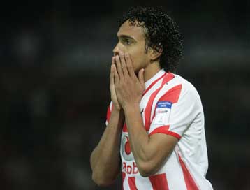 Σενάρια για Ντε Μος και Ντιόγκο στον Ολυμπιακό