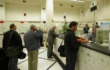 Στο στόχαστρο της Εφορίας οι καταθέσεις Ελλήνων στο εξωτερικό, που δεν δηλώνουν τόκους