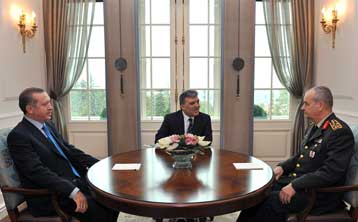 «Τα προβλήματα της Τουρκίας πρέπει να λυθούν σύμφωνα με το νόμο» λέει ο Γκιουλ