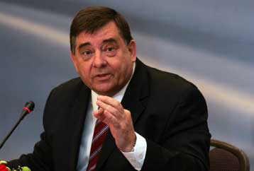 «Μακάρι η κυβέρνηση να είχε 20 σαν τον Πάγκαλο» λέει ο Γ.Καρατζαφέρης