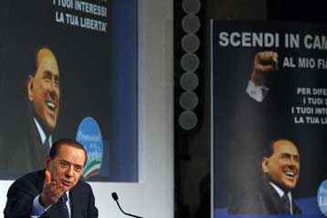 Ο Σίλβιο Μπερλουσκόνι και το… τάγμα της ελευθερίας