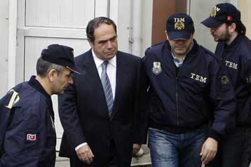 Ελεύθεροι οι πρώην αρχηγοί αεροπορίας και ναυτικού στην Τουρκία