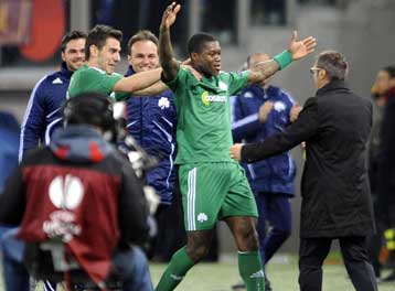 Ακόμα μεγαλύτερες επιτυχίες περιμένει ο Νιόπλιας, παραδοχή Ρανιέρι για Παναθηναϊκό