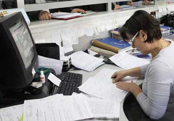 Στο στόχαστρο των φοροελεγκτών Ελληνες με καταθέσεις στο εξωτερικό