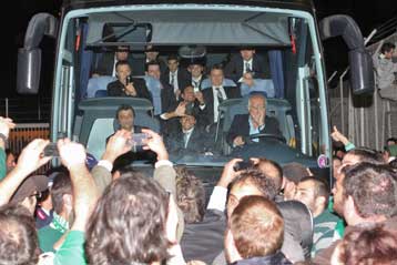 Υποδοχή «πράσινων»… ηρώων στο «Ελ. Βενιζέλος»