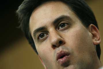 Βρετανοί πολιτικοί θύματα «πειρατείας» στο Twitter