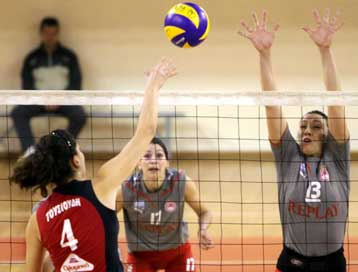 Περίπατος για Ολυμπιακό και Ηρακλή απέναντι σε ΕΑ Λαρίσης και Πανελλήνιο